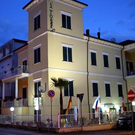 Hotel La Torre Rimini Exteriör bild