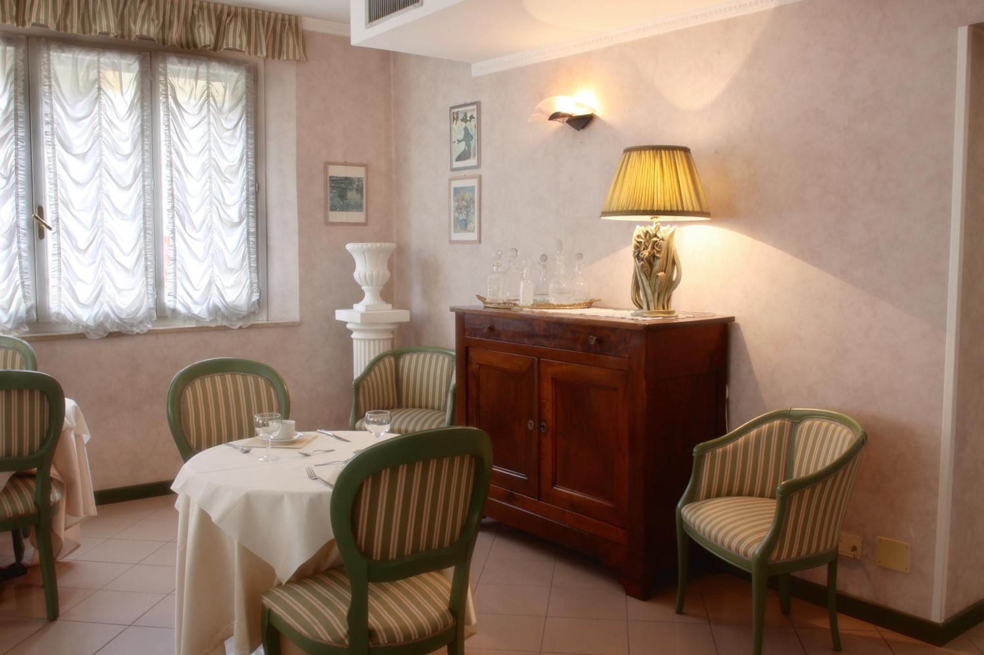 Hotel La Torre Rimini Exteriör bild