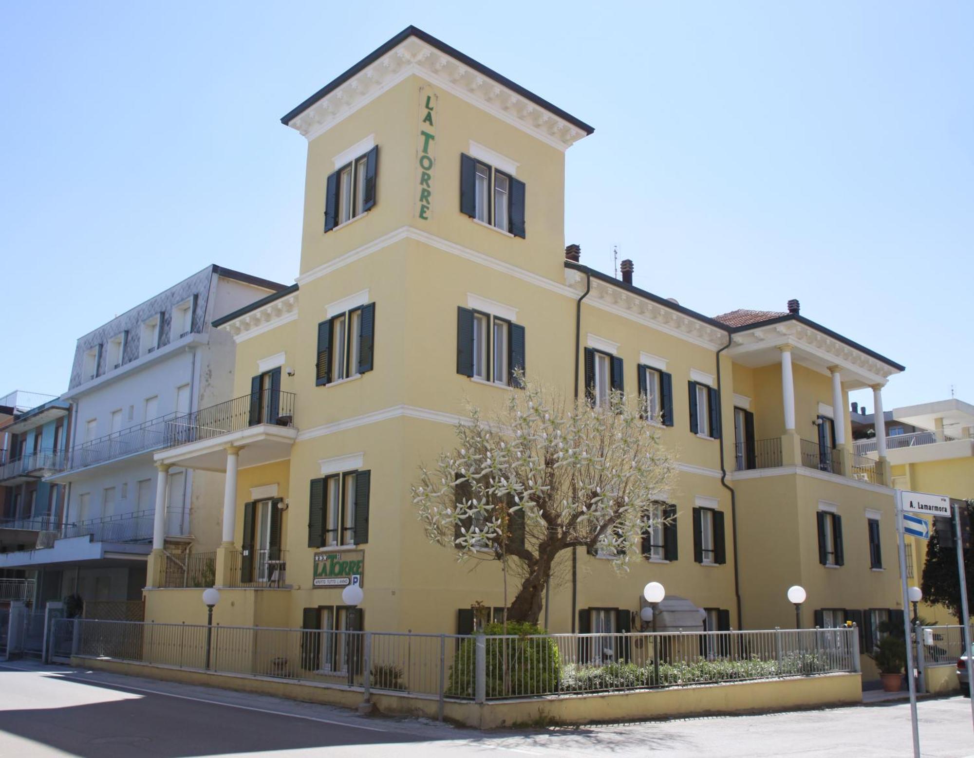 Hotel La Torre Rimini Exteriör bild