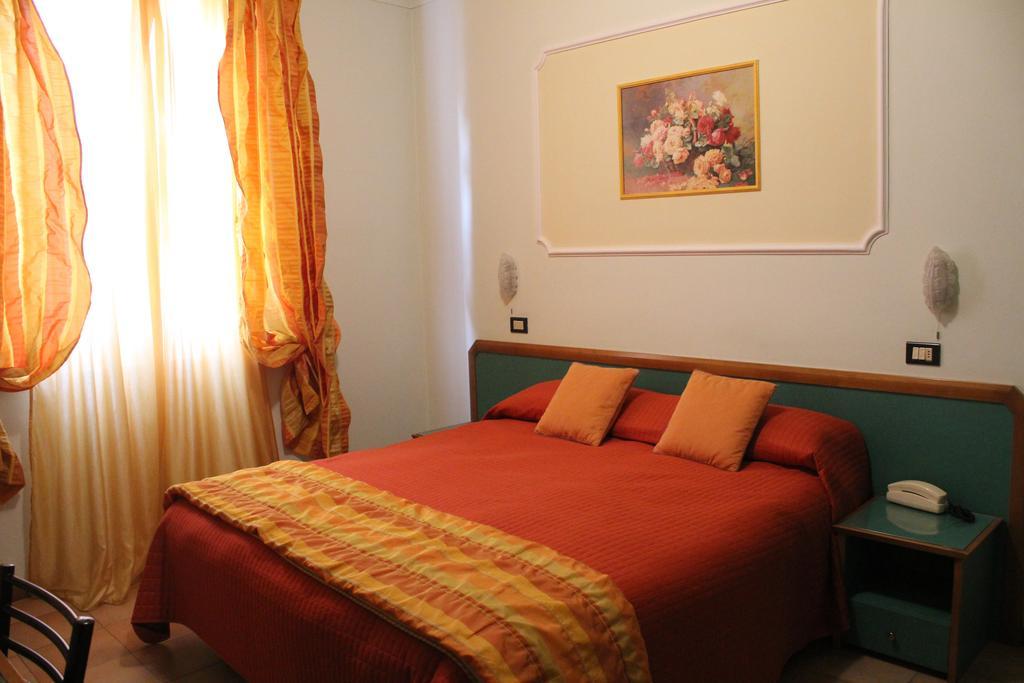 Hotel La Torre Rimini Exteriör bild