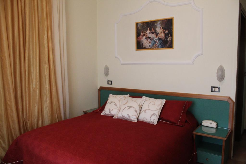 Hotel La Torre Rimini Exteriör bild