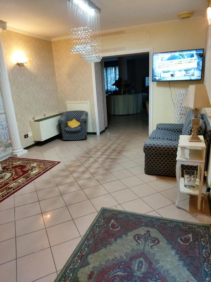 Hotel La Torre Rimini Exteriör bild
