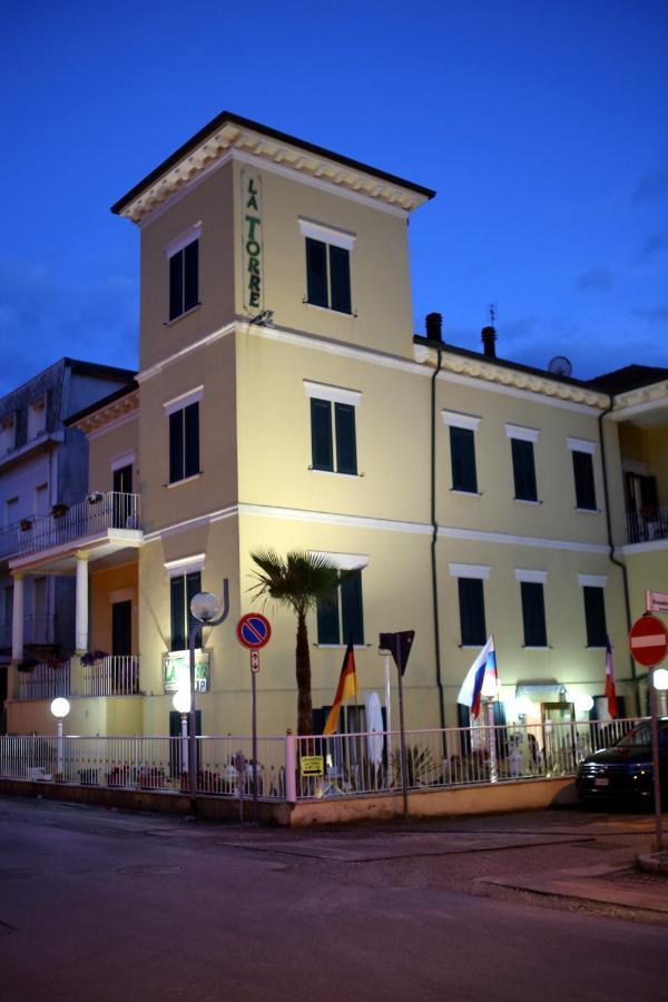 Hotel La Torre Rimini Exteriör bild