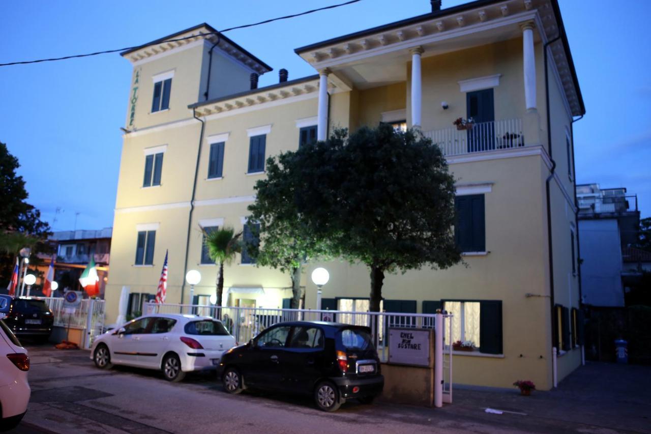Hotel La Torre Rimini Exteriör bild