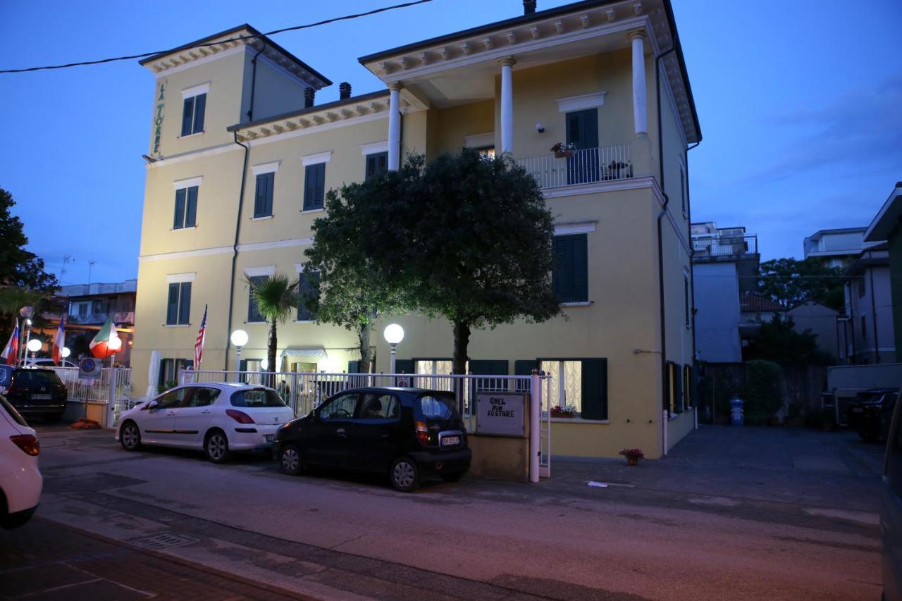 Hotel La Torre Rimini Exteriör bild
